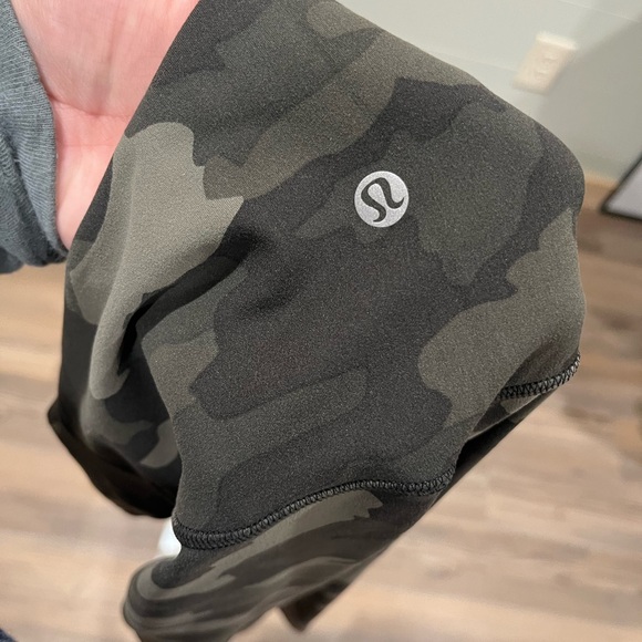 Lululemon align crop leggings - Picture 3 of 3